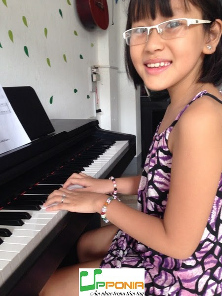 Trang Thảo - Học piano ở Upponia