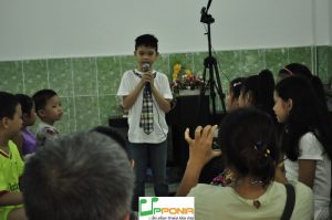 Anh Kiệt giới thiệu tác phẩm biểu diễn của mình